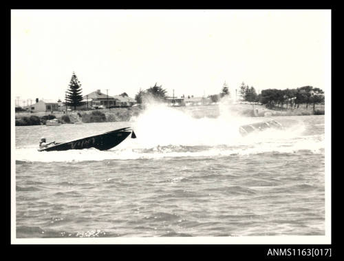 Power boats VIPER and THE MAJOR racing