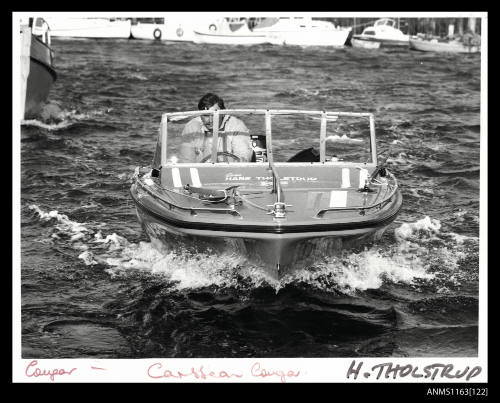 TOM THUMB KW33N , open power boat with Mercury outboard motor driven by Hans Tholstrup