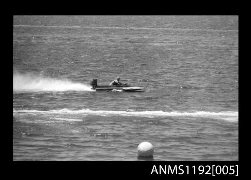 Power boat at speed at Cabarita Power Boat Races