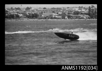 Power boat HI-JINKS CU44N at speed