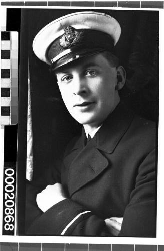 Unidentified merchant marine officer of the White Star Line