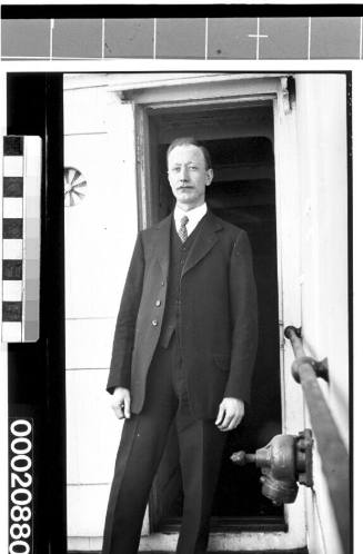 Unidentified merchant marine officer of the White Star Line