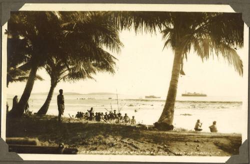 MS MANUNDA landing passengers Palm Island