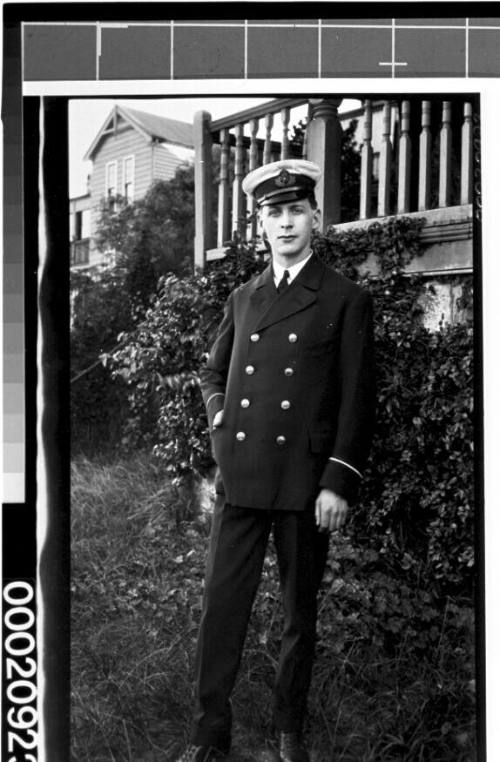 Unidentified merchant marine officer of the White Star Line