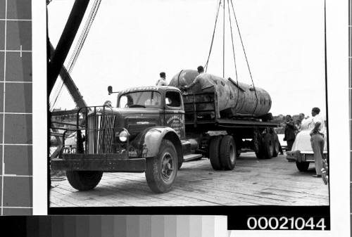 O'Regans heavy boiler lift at Glebe Island