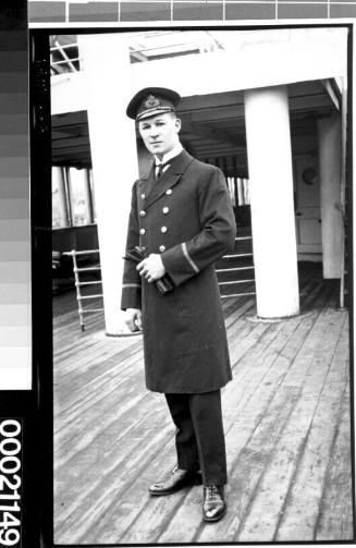 Unidentified merchant marine officer of the White Star Line