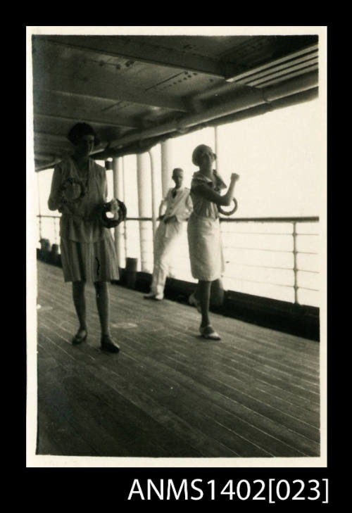 Passengers playing quoits (E & A Line)