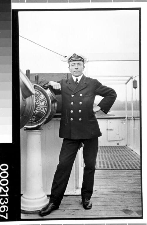 Unidentified merchant marine officer of the White Star Line