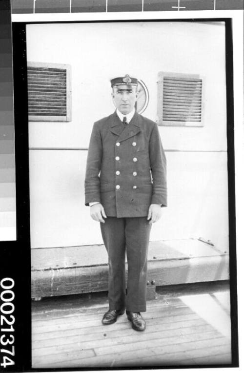 Unidentified merchant marine officer of the White Star Line