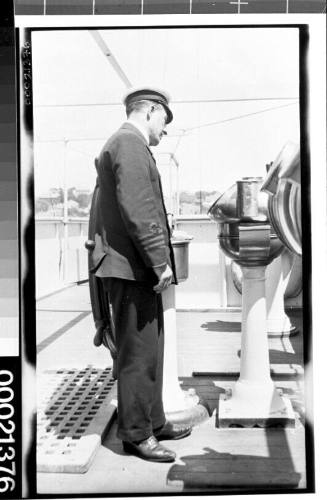 Unidentified merchant marine officer of the White Star Line