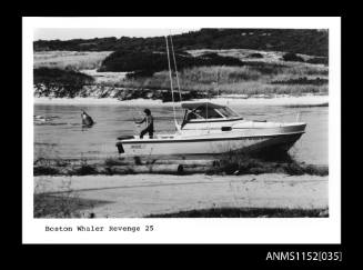 Boston Whaler Revenge 25 Series power boat