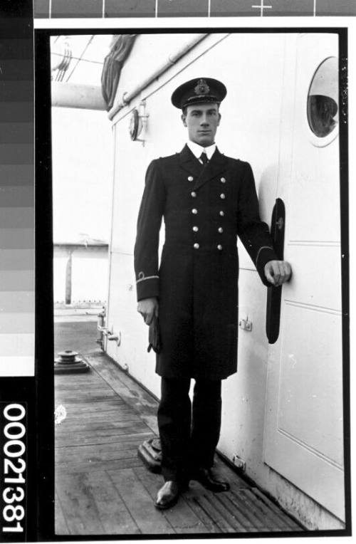 Unidentified merchant marine officer of the White Star Line