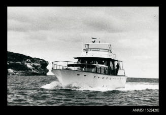 Halvorsen 62 foot cruiser sailing near cliffs on Sydney harbour