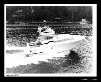 Mariner 25 cabin cruiser