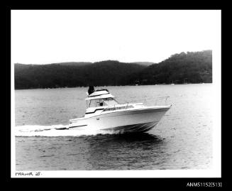 Mariner 25 cabin cruiser