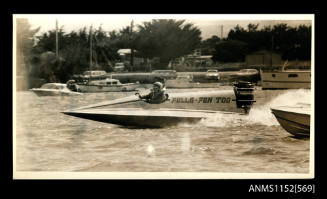 Hydroplane FULLA -FUN TOO 303N with driver Peter Fuller