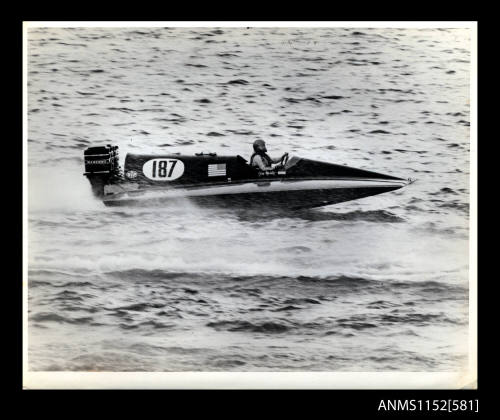 Hydroplane 187 with twin Mercury outboard engines