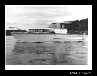 The BEROWA II cabin cruiser with fly bridge