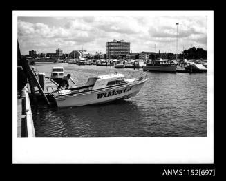 Half cabin power boat WILDCAT II