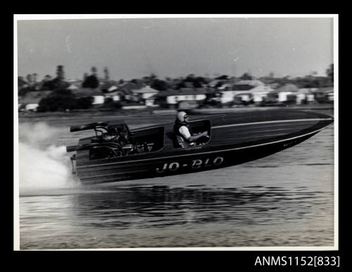 Hydroplane with inboard engine JO-BLO