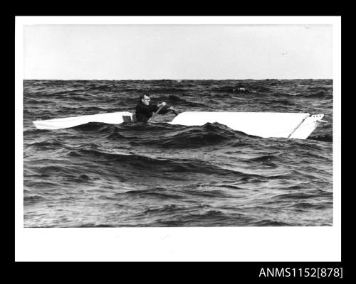 The enclosed rowing boat of fibre glass construction