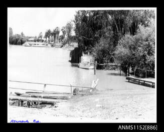 The image of PLATYPUS houseboat