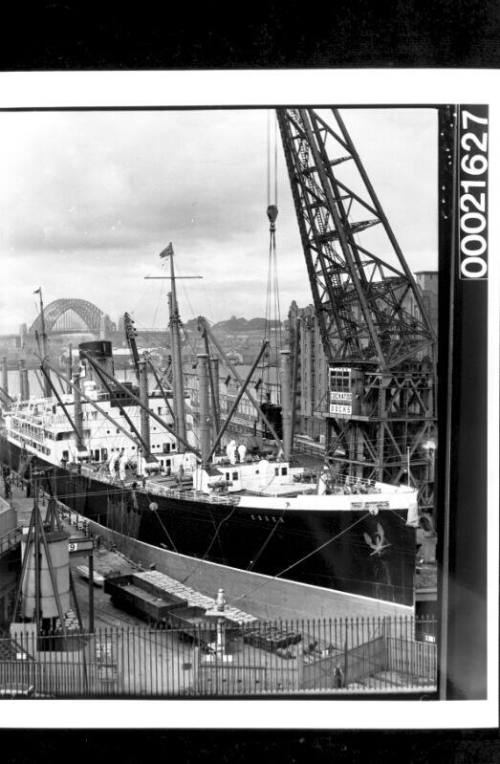 Titan floating crane being used to unload cargo from ESSEX, Jones Bay, Pyrmont