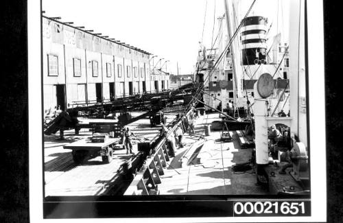 Linley Walker Wheat Co loading wheat on Japanese ship