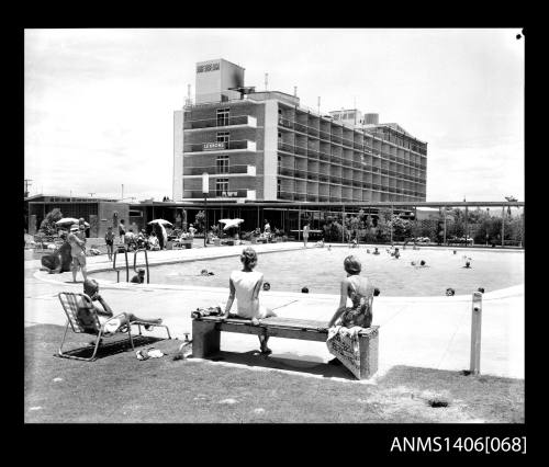 Lennons Broadbeach Hotel pool, Surfers Paradise