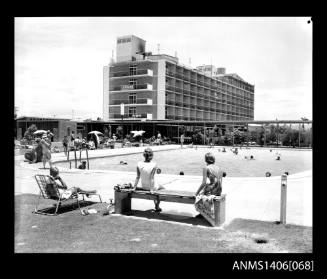 Lennons Broadbeach Hotel pool, Surfers Paradise