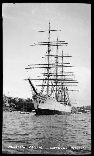 Four-masted German barque HERZOGIN CECILIE in Sydney and leaving for home