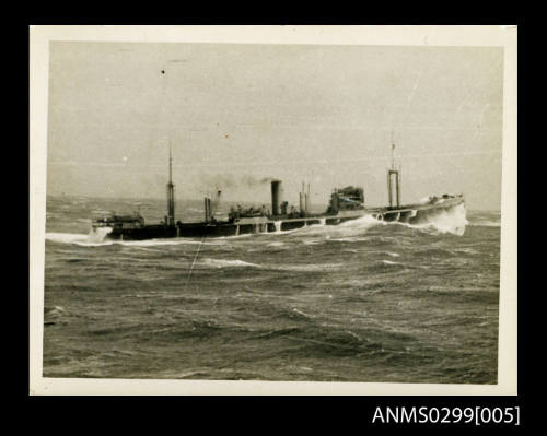 Unidentified sinking cargo sinking in heavy seas