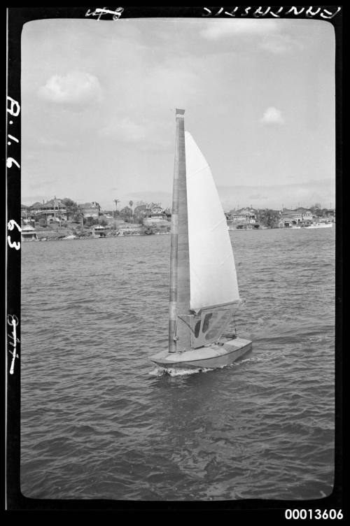 Sloop FANTASTIC sailing on Sydney Harbour