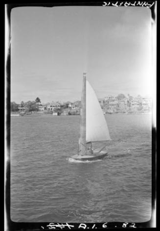 Sloop FANTASTIC on Sydney Harbour