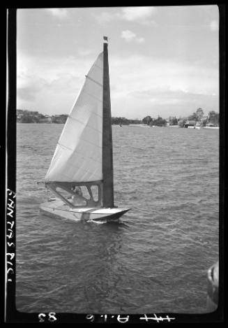 Sloop FANTASTIC on Sydney Harbour