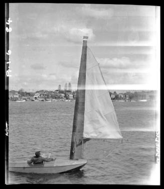 Sloop FANTASTIC sailing on Sydney Harbour