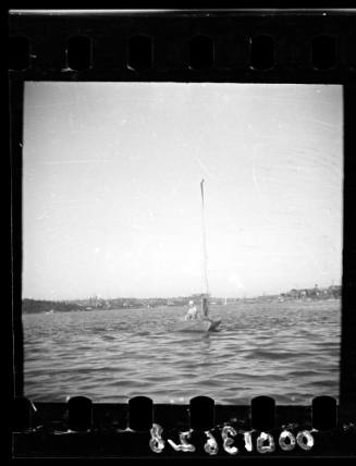 Sloop FANTASTIC on Sydney Harbour