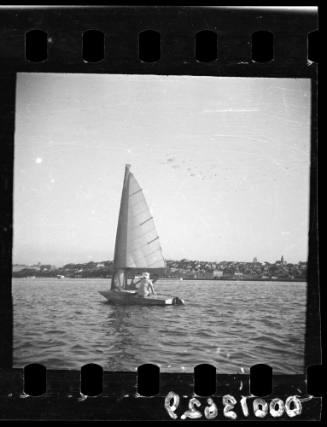 Sloop FANTASTIC on Sydney Harbour