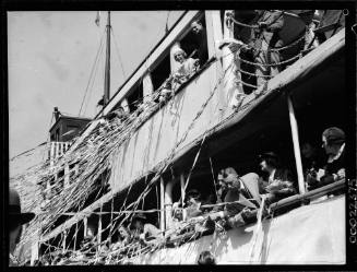 SS MORINDA departing number 10 wharf in Walsh Bay, Sydney