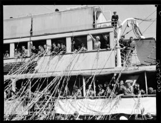 SS MORINDA departing number 10 wharf in Walsh Bay, Sydney