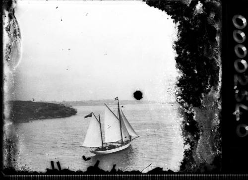 Unidentified gaff-rigged ketch off Nielsen Park, Vaucluse, Sydney Harbour