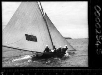 KISMET sailing off Chowder Head, Sydney Harbour