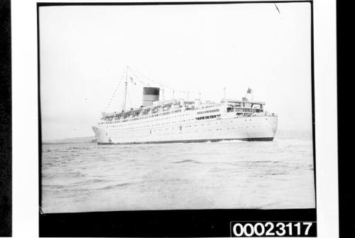 RMS CARONIA underway in Sydney Harbour