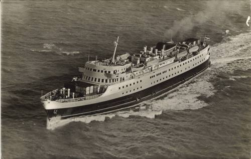 Postcard depicting DSMS KONINGIN WILHELMINA