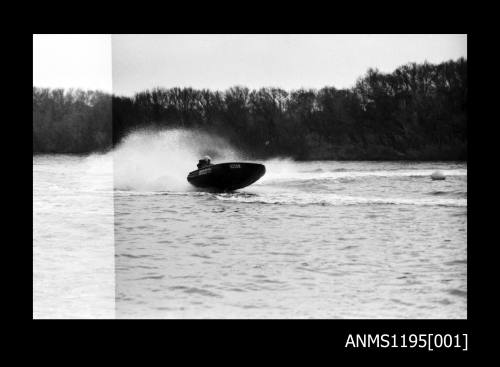 Deepwater Motor Boat Club Races 1970, inboard skiff HOBO