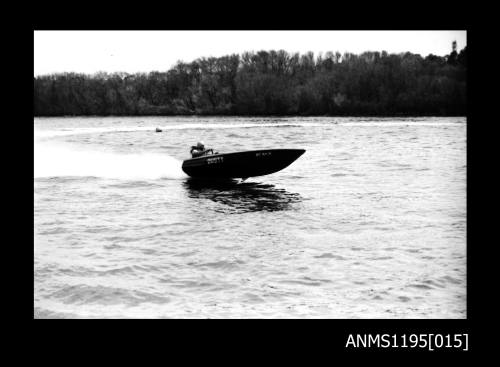 Deepwater Motor Boat Club Races 1970, inboard skiff DUSTY