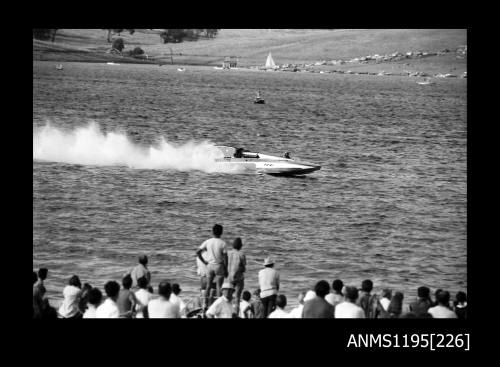 Lake Glenmaggie 1971, unlimited class hydroplane STAMPEDE