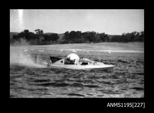 Lake Glenmaggie 1971, inboard hydroplane SLIPRAY III