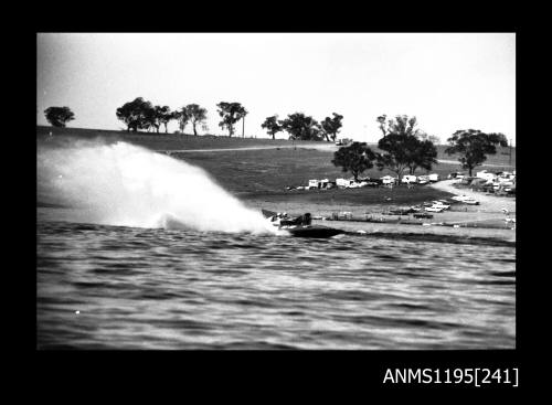 Lake Glenmaggie 1971, unlimited class hydroplane AGGRESSOR