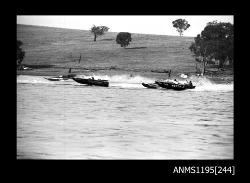 Lake Glenmaggie 1971, unlimited class hydroplane STAMPEDE and inboard runabout VULTURE